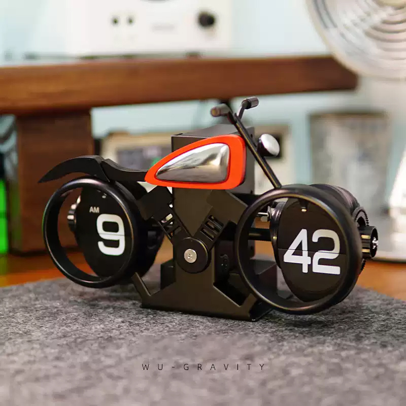 How does the vertically stacked page structure of a flip clock improve space utilization?